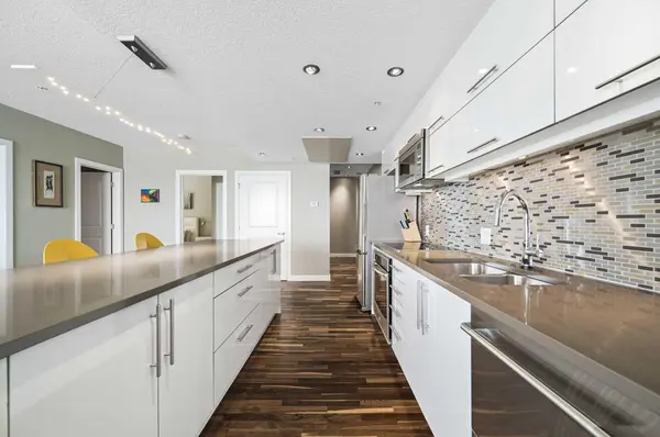 1110 3 AVE NW #701 Calgary, AB T2N 4J3