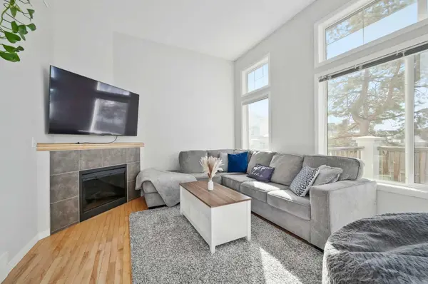 27 Copperfield CT SE, Calgary, AB T2Z 4Z3