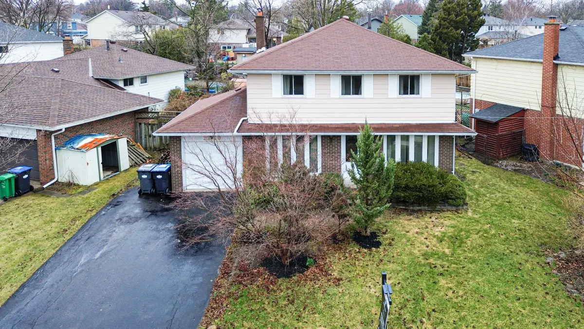 Mississauga, ON L5K 1K2,2210 Thorn Lodge DR