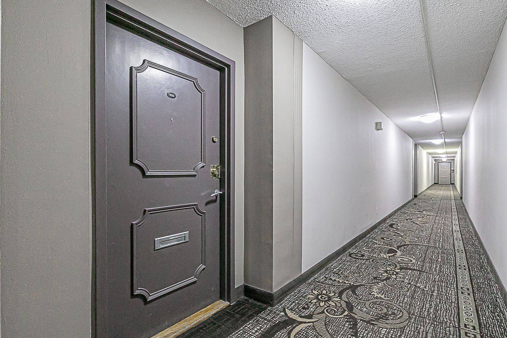 Toronto C15, ON M2J 1L2,5 Parkway Forest DR #905
