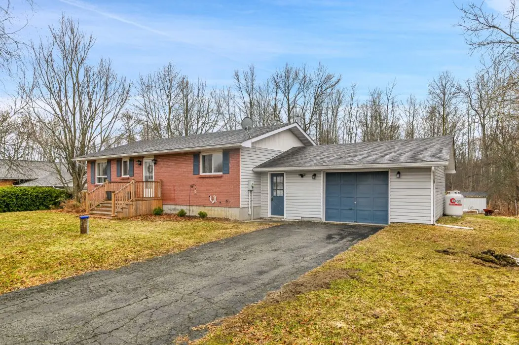 South Dundas, ON K0E 1K0,5432 Brinston RD