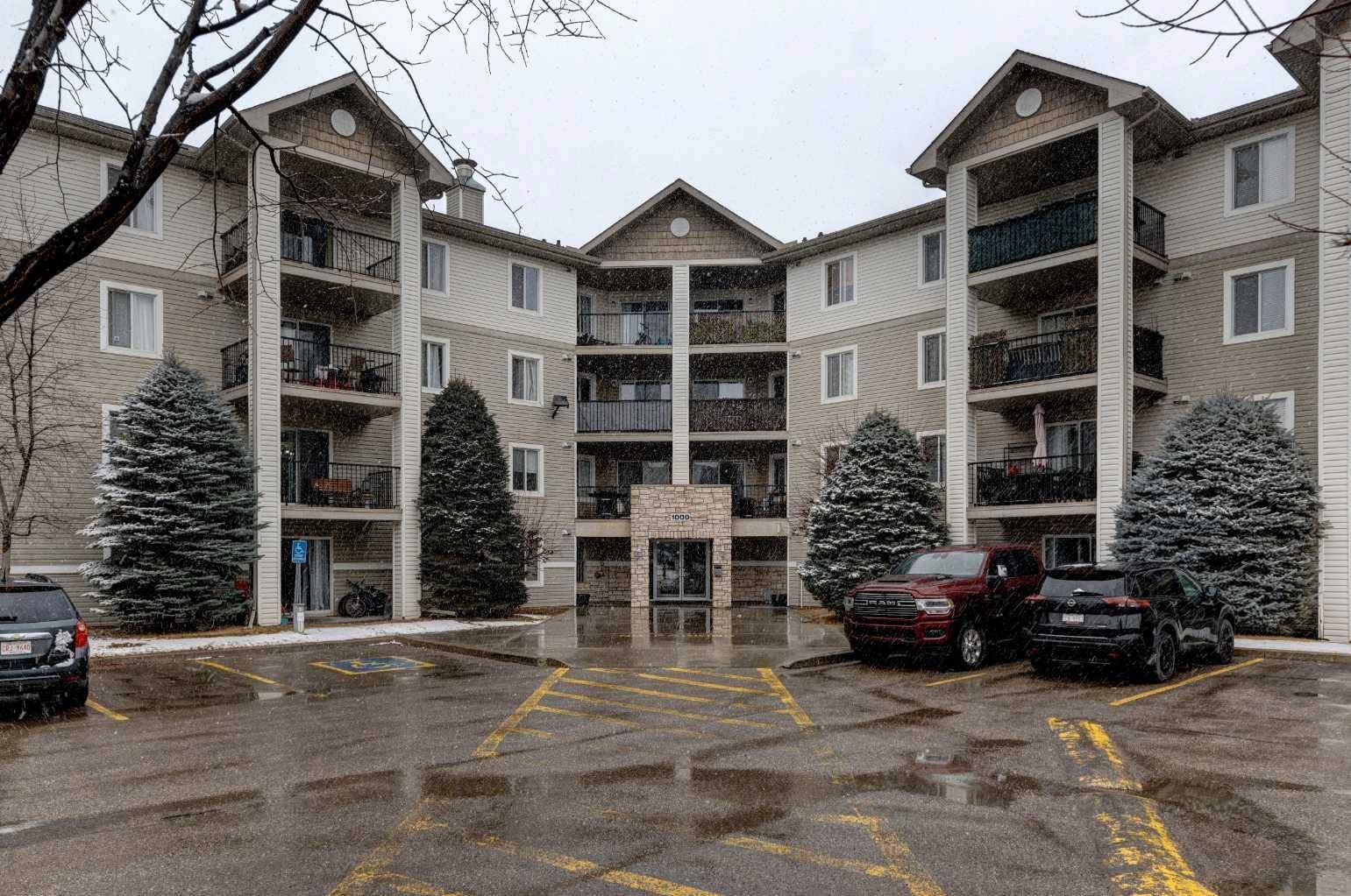 Okotoks, AB T1S 2G1,12 Cimarron #1216