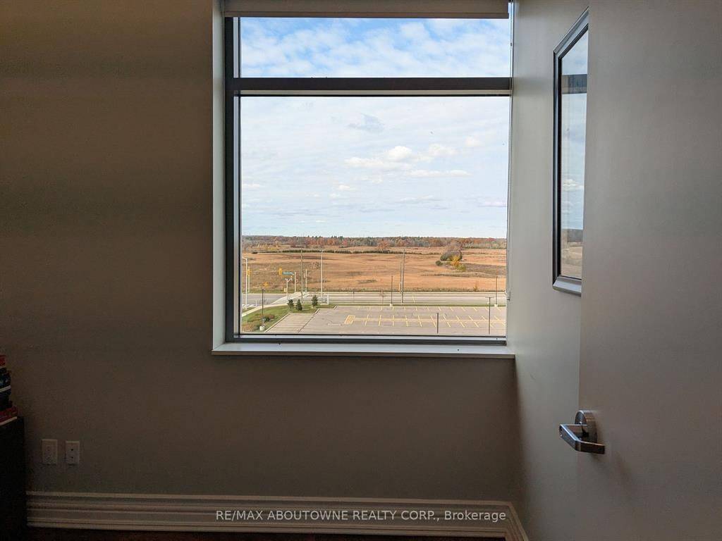 Oakville, ON L6M 1M1,3075 Hospital Gate #412