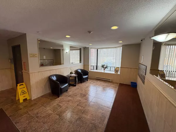 London South, ON N6J 4W7,75 Huxley ST #101