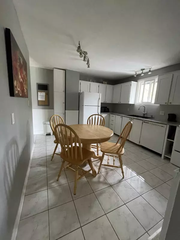 Kingston, ON K7M 6M3,124 Calderwood DR