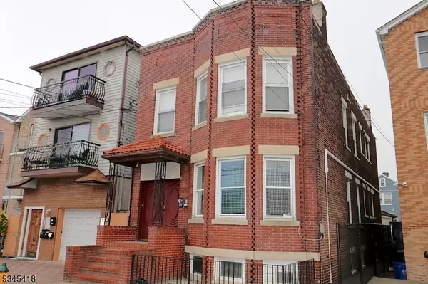 Newark City, NJ 07105,22 Kossuth St