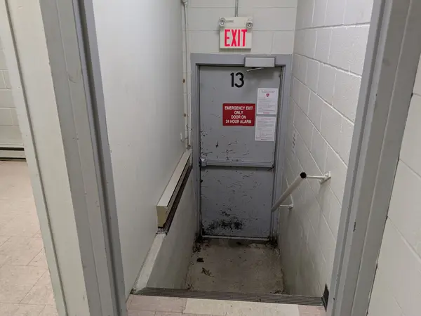 Barrie, ON L4N 8X9,279 Bayview DR #B