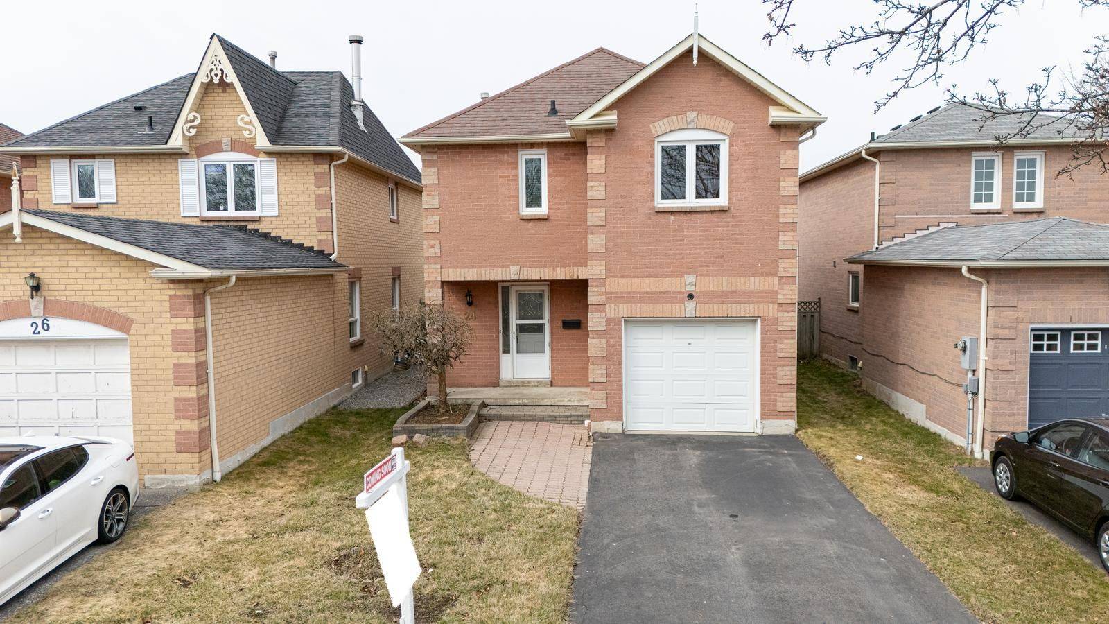 24 Raine DR,  Ajax,  ON L1T 3L6