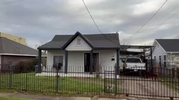 6811 Tyree Street,  Dallas,  TX 75209