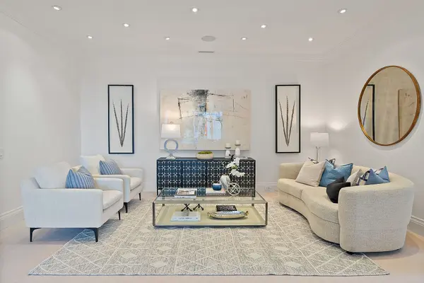 1 St Thomas ST #14B, Toronto C01, ON M5S 3M5