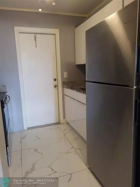 Hollywood, FL 33020,1630 N 25th Ave #8