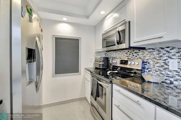 Boynton Beach, FL 33435,2300 NE 1st Ln #409