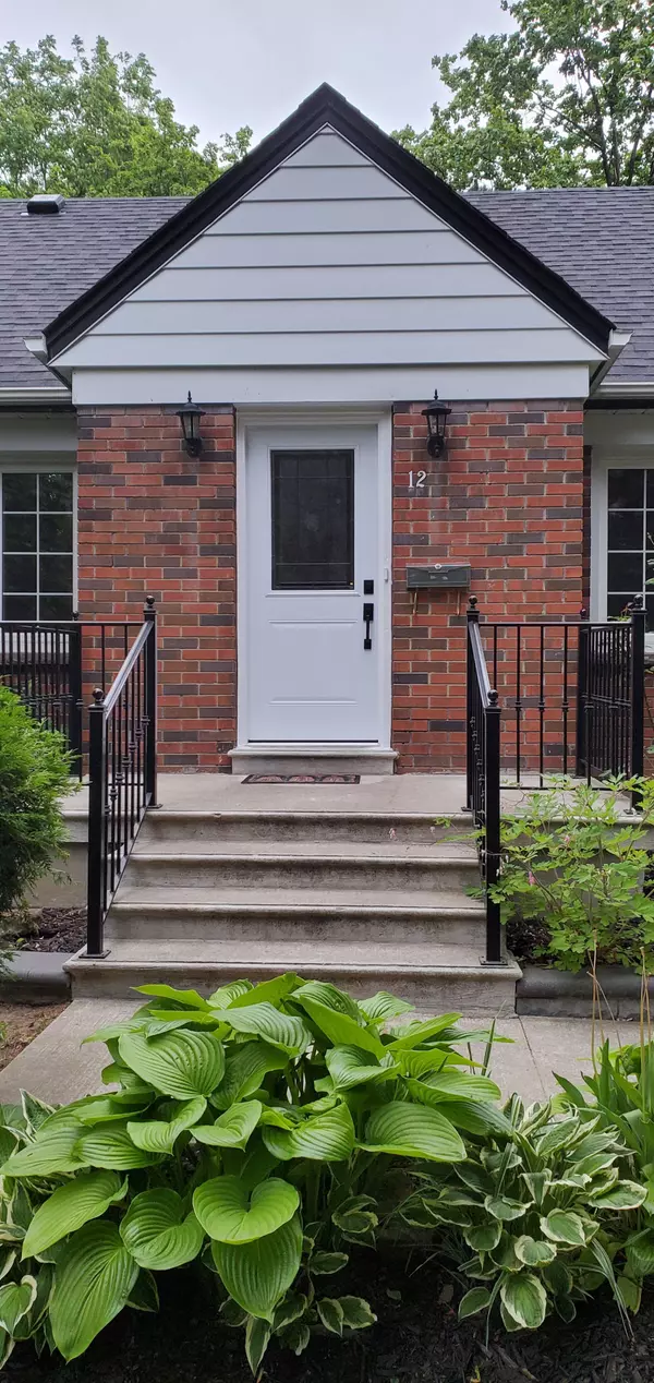 Brampton, ON L6W 1W6,12 Armstrong ST