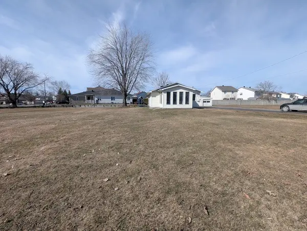 Orleans - Cumberland And Area, ON K4A 3P8,1632 Trim RD