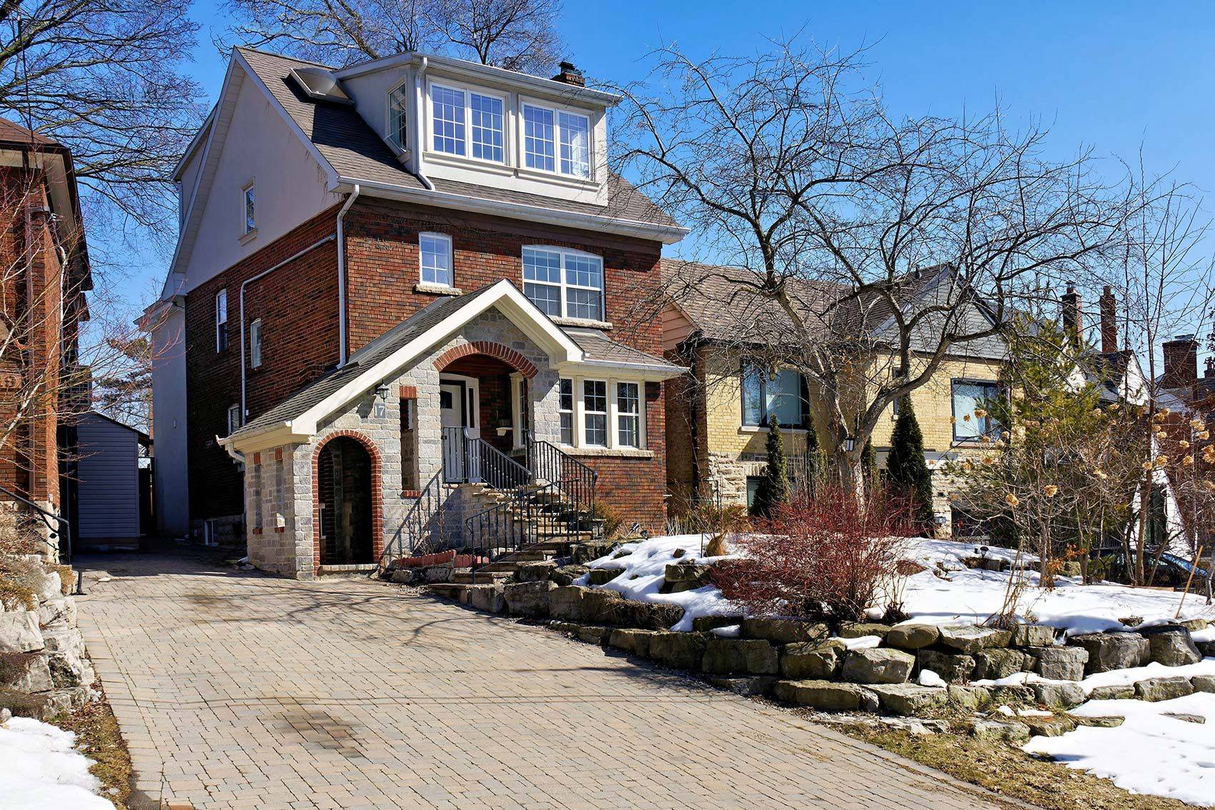 17 Duncannon DR, Toronto C03, ON M5P 2L9