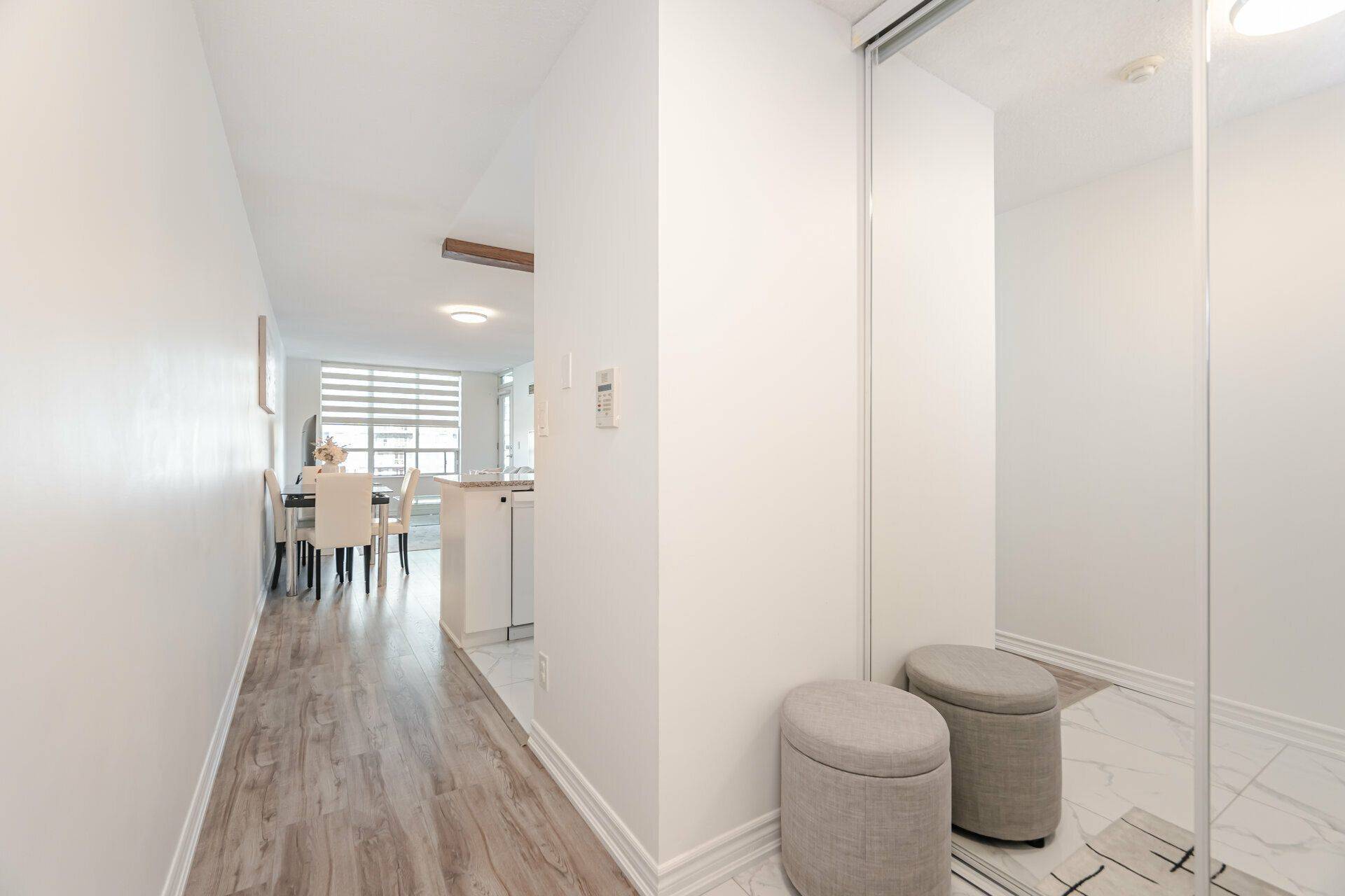 Mississauga, ON L5B 0C8,335 Rathburn RD W #1617