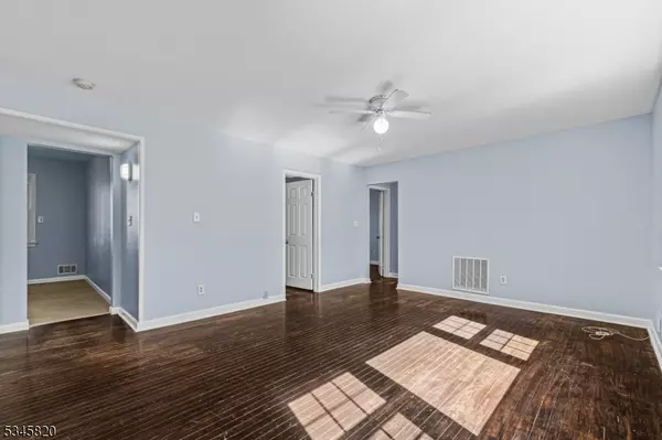 Bridgewater Twp., NJ 08807,15 Dartmouth Ave #3A