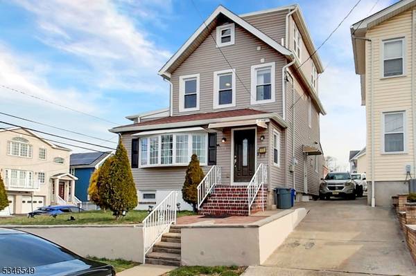 1 Pine St, Kearny Town, NJ 07032