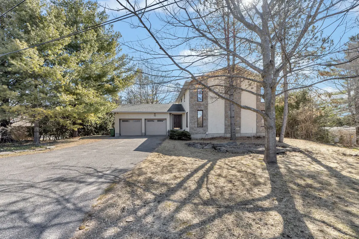 Beacon Hill North - South And Area, ON K1J 6M3,42 Twilight (Davidson) CRES