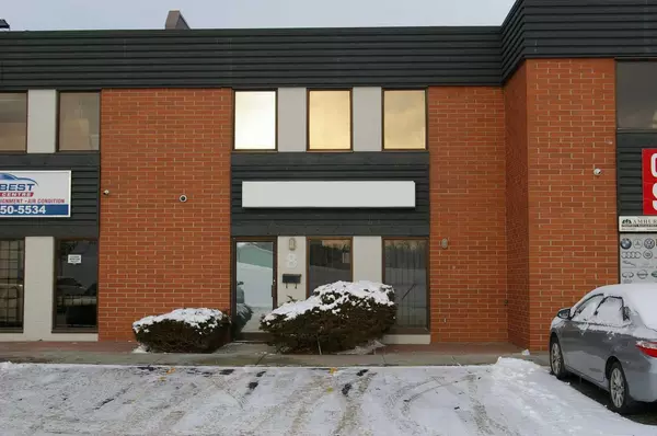 2116 25 AVE NE #8,  Calgary,  AB T2E 6Z4