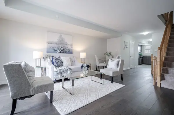 2520 Rosedrop PATH, Oshawa, ON L1L 0K9