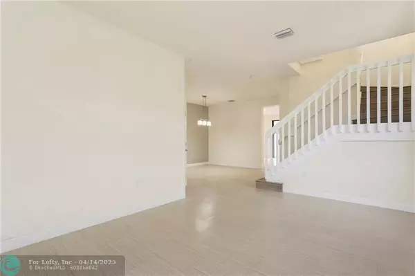 Hialeah, FL 33018,10305 W 33rd Way #10305