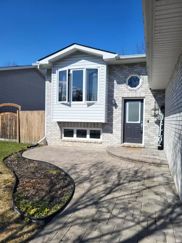 Innisfil, ON L0L 1W0,1091 Arnold ST