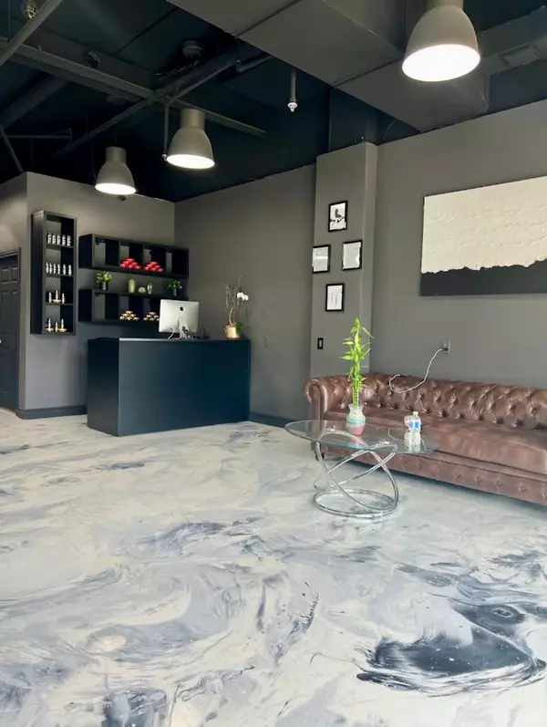 Toronto W06, ON M8V 0B1,2240 Lake Shore BLVD W #102