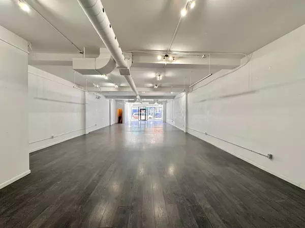 Toronto E01, ON M4L 2A5,1610 Gerrard ST E