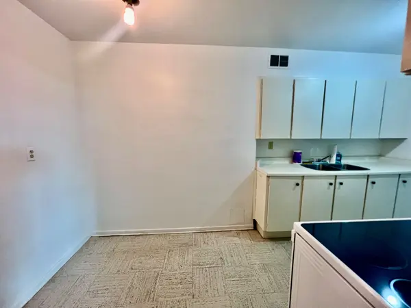 Toronto E08, ON M1M 2Z9,180 Markham RD #707