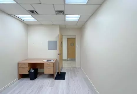 Toronto C10, ON M4P 1J4,181 Eglinton AVE E #302