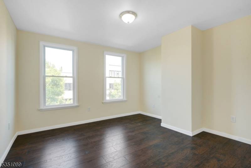 Summit City, NJ 07901,83-85-87 Summit Ave #3A