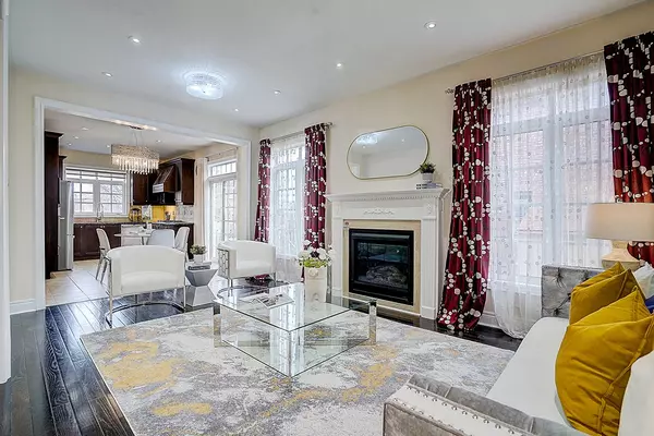 Richmond Hill, ON L4C 0X1,116 Dunlop ST