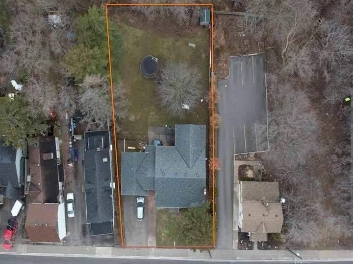 Aurora, ON L4G 2P7,46 Temperance ST