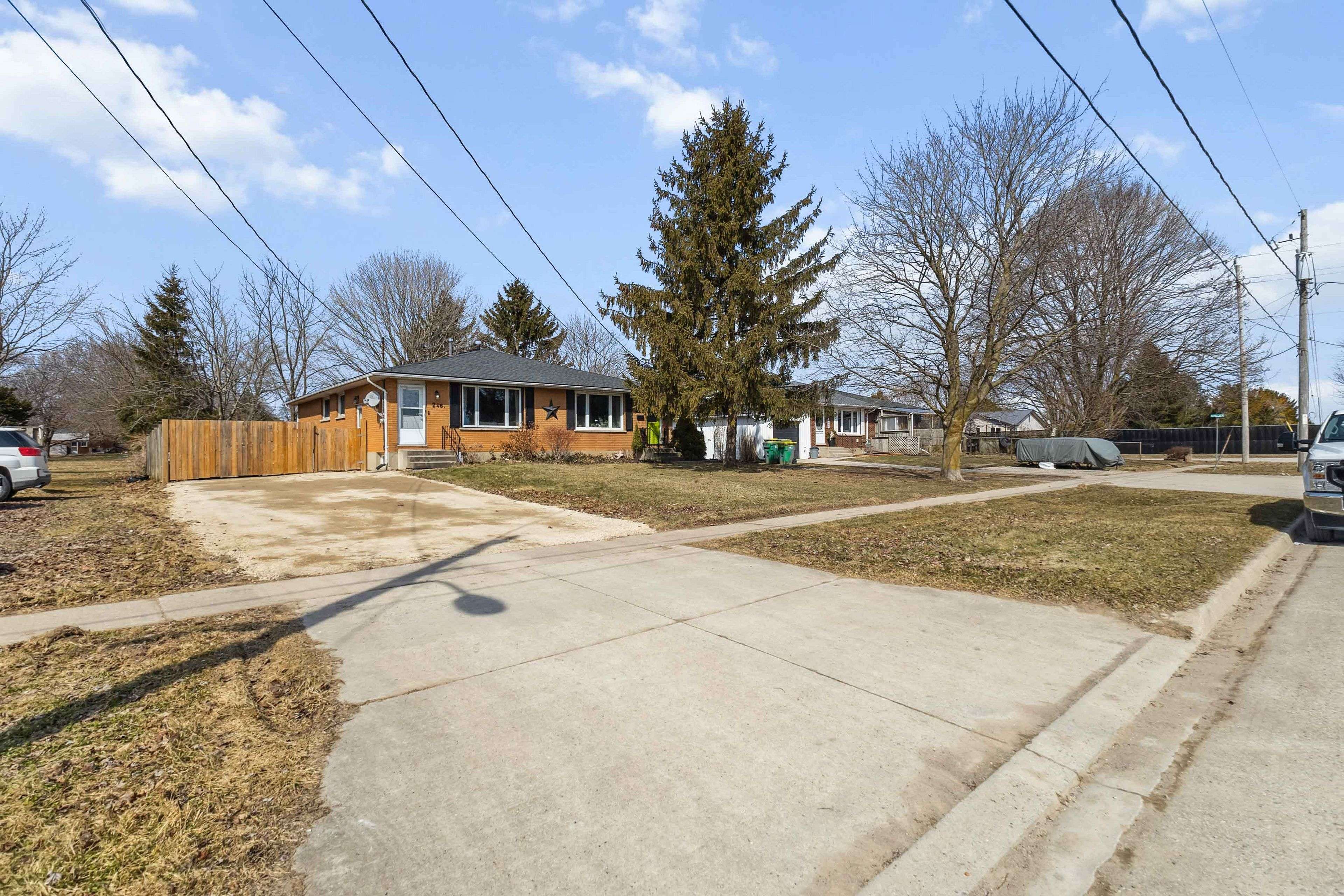 Southwest Middlesex, ON N0L 1M0,246 MCKELLAR ST #A