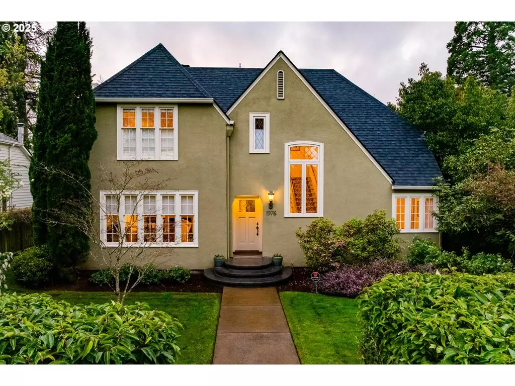Eugene, OR 97403,1976 UNIVERSITY ST