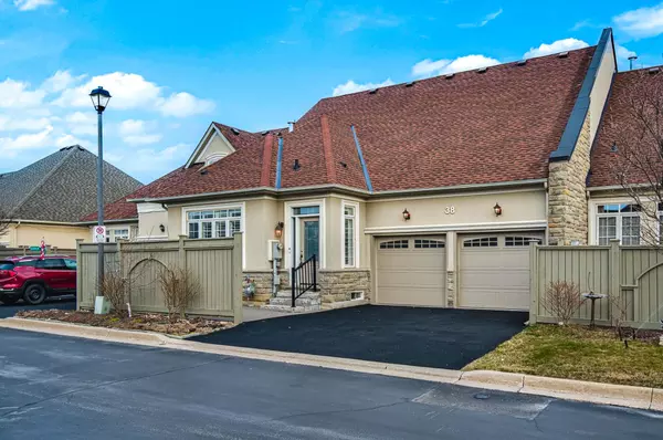 38 Garrison SQ, Halton Hills, ON L7G 0B9