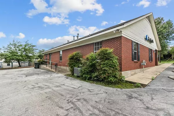 Tyler, TX 75701,844 S Fleishel Avenue