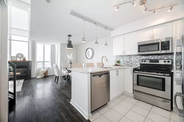 Toronto W06, ON M8Y 4G8,250 MANITOBA ST #709