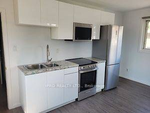 Toronto E03, ON M4C 3C1,719 Coxwell AVE #Upper 3