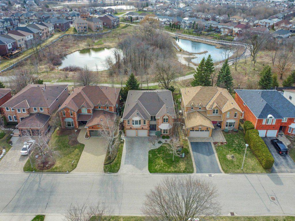 Cambridge, ON N1T 1P2,38 Falcon CT