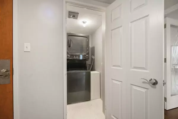 Toronto C14, ON M2N 6X8,256 Doris AVE #510