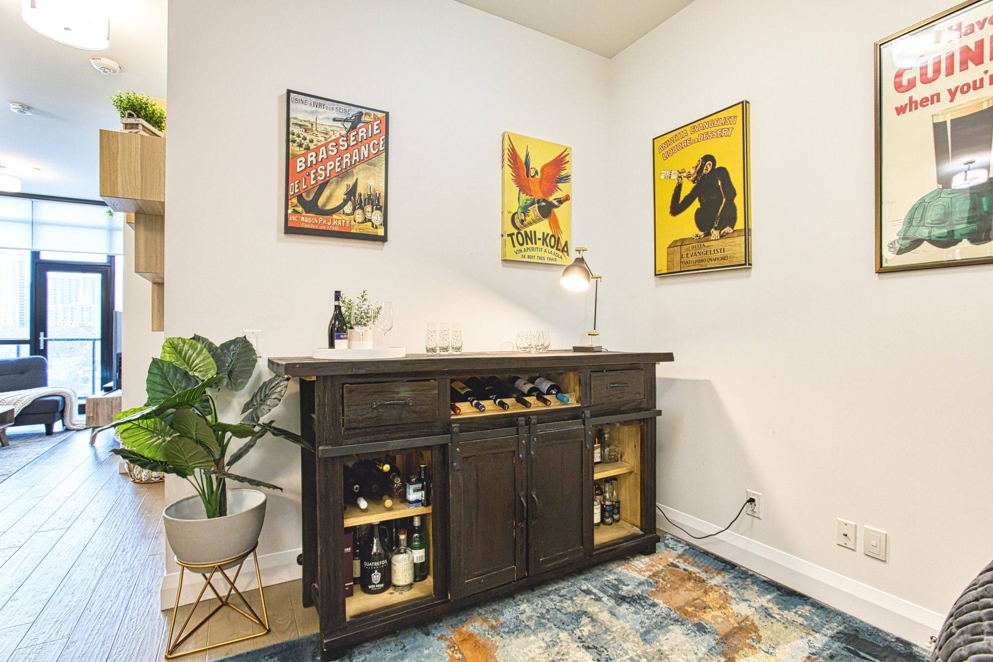 Hamilton, ON L8P 4A6,101 Locke ST S #615