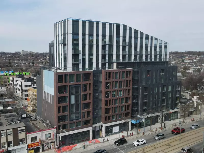 1808 St Clair AVE W #607, Toronto W03, ON M6N 0C1