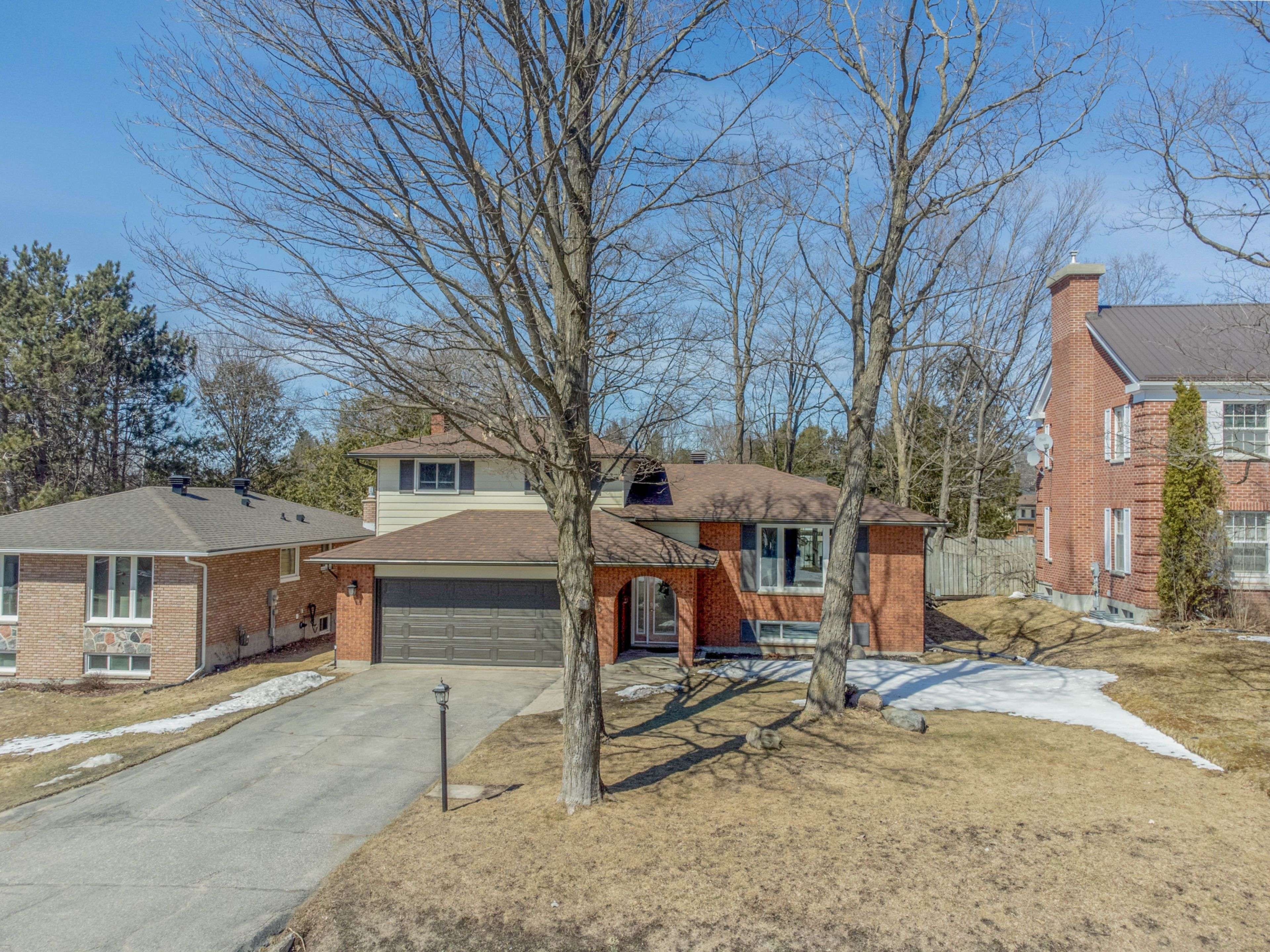 166 Willingdon DR, North Bay, ON P1C 1G3