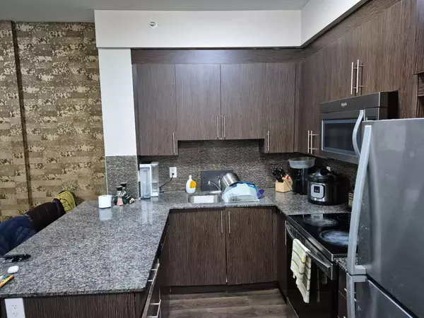 Brampton, ON L6P 4B4,45 Yorkland BLVD #209