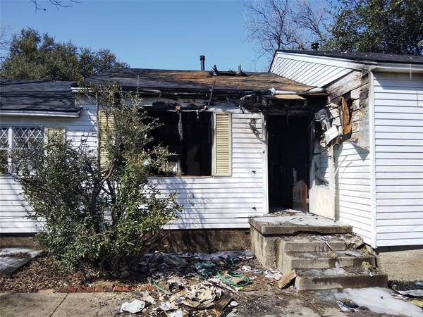 1115 Edwards Circle,  Dallas,  TX 75224