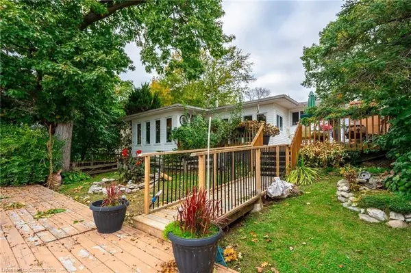 Haldimand, ON N0A 1P0,24 Lake RD