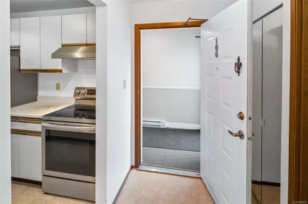 Sidney, BC V8L 2X3,9900 Fifth St #106