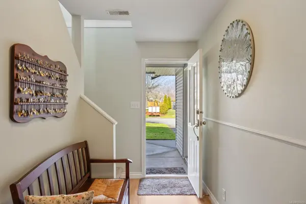 Comox, BC V9M 3P4,2155 Meadowlark Dr